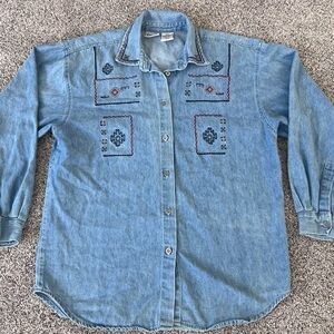 Vintage Capacity Light Wash Embroidered Full Sleeve Chambray Shirt Women’s M